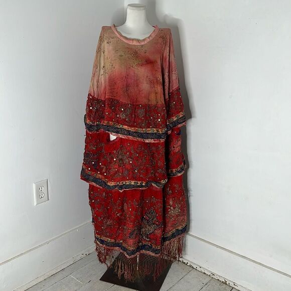 Ethnic Antique Ceremonial Museum Worthy Garment - Picture 1 of 14